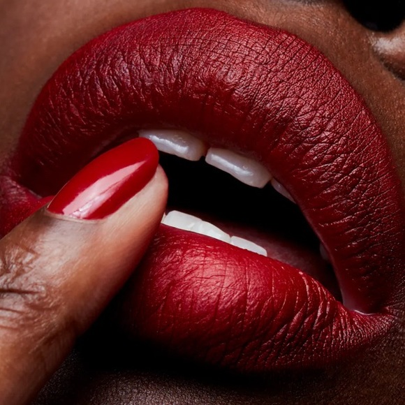 COPY - MAC MATTE LIPSTICK                         RUSSIAN RED (612) Intense Blu… - Picture 5 of 5